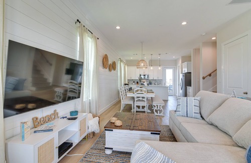 Galveston Cottage | 'seas The Day:' Home w/Pool Access in Galveston