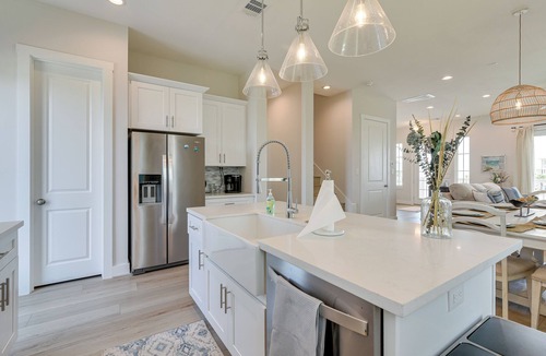 Galveston Cottage | 'seas The Day:' Home w/Pool Access in Galveston
