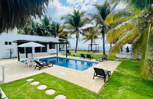 El Hawaii House | Seaside Beach House, Monterrico