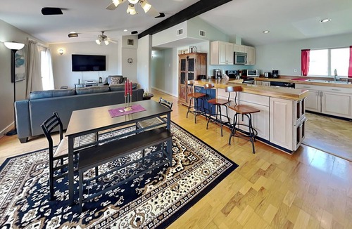Pirates Beach House | Seaside Jackalope | Coastal Escape + Large Deck