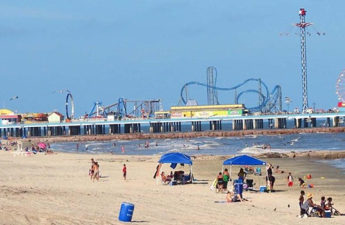 Galveston Hotel | Seaside Retreat with Pools and Cruise Parking
