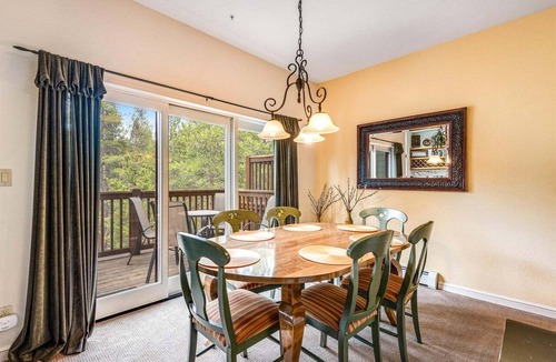 Lakeside Village House | Seasons 3BR TH next to Keystone Lake w/free shuttle to slopes and hot tub!