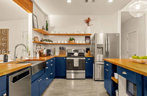 Dripping Springs House | Secluded Boho Retreat · Heated Pool, Hot Tub, Game Rm, Fire Pits · Sleeps 16