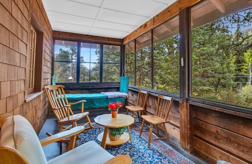 Green Mountain Falls Cabin | Secluded Cabin, Located Close To All The Pikes Peak Area Attraction