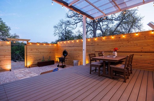 Wimberley Villa | Secluded Luxury Couples cabin | Sauna & Pool