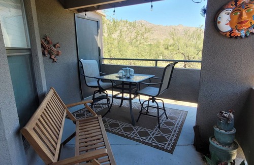Tucson Condo | Second Floor Spacious 2 bedrm/1 bath with Fantastic Mountain Views