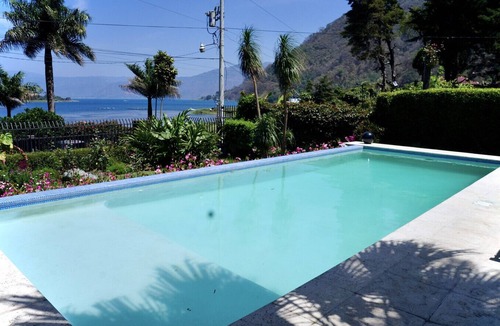 San Lucas Toliman House | Secret Gardens Room 1