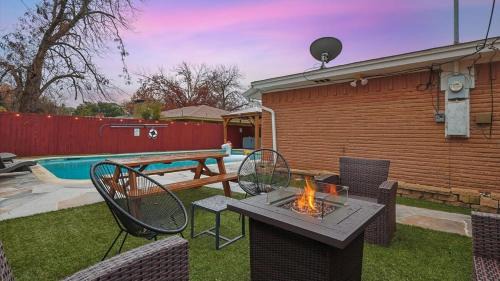 Irving House | Serene 5BR 2B Home with Pool Hot Tub & Fire Pit