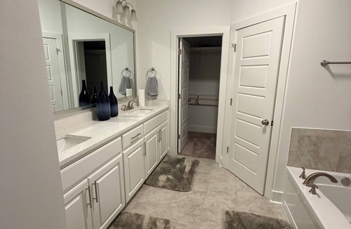 Denham Springs House | Serenity Luxury Palace In Denham - Walker Area