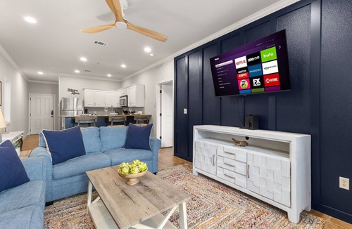 Gruene Condo | Shared Pool | Near Gruene Hall & Schlitterbahn
