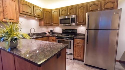 Ironton Hotel | Shepherd Mountain Inn & Suites
