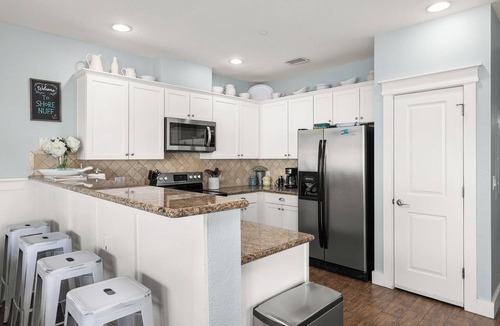 Red Fish Cove Condo | Shore Nuff- Book 5+ nights & get 15% discount- Beach Front 3BD/2BA. Sleeps 9