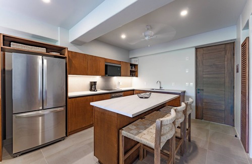 Crucecita Condo | Short Walk to Beach & Town · 2nd Level · Solana