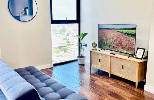 Avenida Revolucion Apartment | SIE7E by Cosmopolitan Tijuana