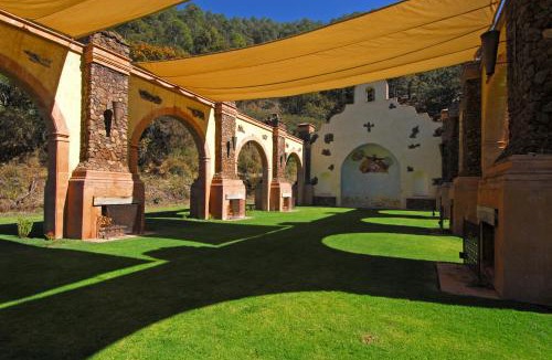 Mascota Hotel | Sierra Lago Resort & Spa Hotel-All Inclusive