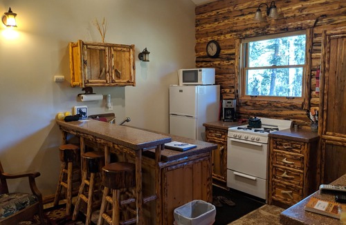Cooke City-Silver Gate Cabin | SilverTip Cabins-Next to Yellowstone's NE Entrance, Silver Gate, MT