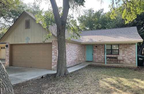 San Marcos House | Simple and charming, 2 bed house, in a great place!