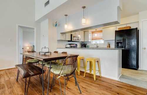 Pirates Beach House | Single Level Beachside Home, Great for Families & Dog Friendly - Walk to Beach
