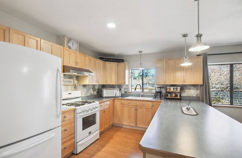 Chama Cottage | Single Tree Cottage - Walk to Downtown Chama!