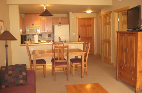 Copper Mountain Village Condo | Ski mountain views, hot tubs and small heated pool! Free Parking and Wifi