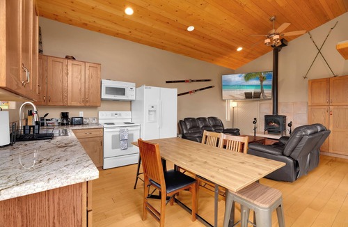 Summerhaven Cabin | Ski Tucson Cabin at Mt Lemmon Hotel Overlooking Summerhaven, Arizona