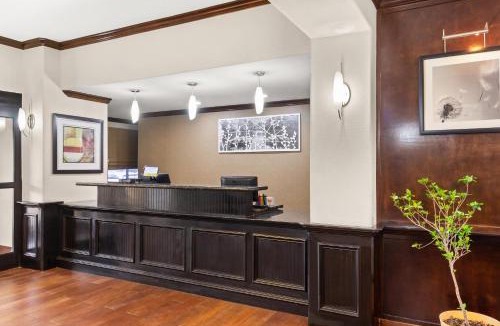 Humble Hotel | Sleep Inn & Suites Bush Intercontinental - IAH East