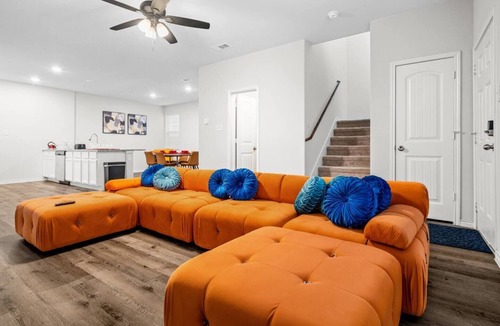 Fort Worth House | Sleeps 12 Private BRs Wifi Kitchen