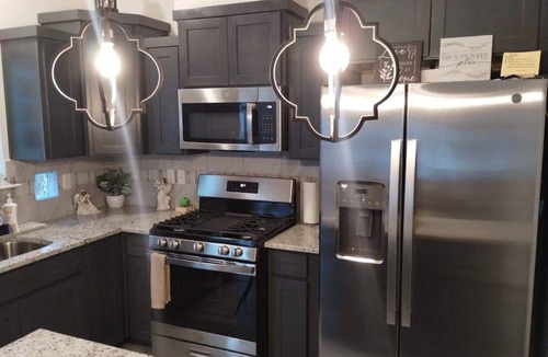 Biggs Field House | Soirée spacious 6-bedroom house in enjoyable El Paso located in a vibrant site.