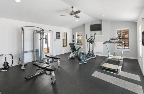 South Lamar Apartment | SoLa 1BR work & play, close to Downtown