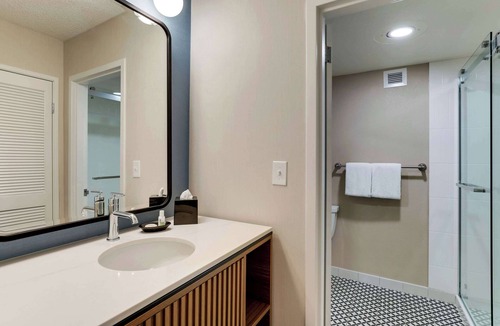 Mayo Clinic Hotel | Sonesta Select Scottsdale at Mayo Clinic Campus
