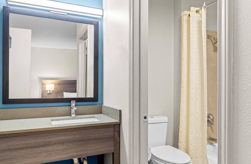 Stafford Hotel | Sonesta Simply Suites Stafford