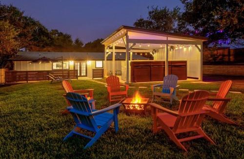 West Oak Hill House | South Austin Large Group Retreat with Swim Spa