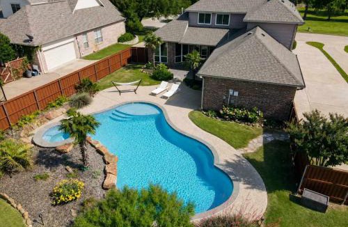 Rockwall House | Southern Charm & Luxury Living - BBQ & Pool