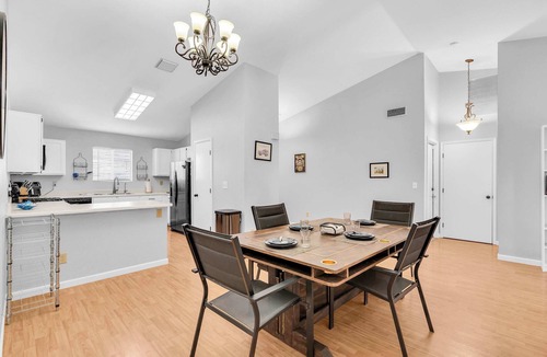 Rita Ranch House | Southside Summer Fun Oasis | Pool, Grill & Games