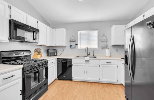 Rita Ranch House | Southside Summer Fun Oasis | Pool, Grill & Games