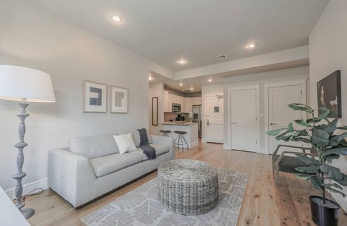Back Bay Apartment | Spacious 1bed/1bath in Back Bay