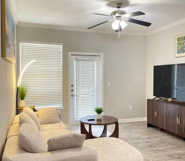 Egypt Apartment | Spacious 2BR 2BA Magnolia Apt Near The Woodlands
