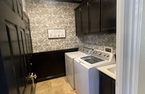 Ripon House | Spacious 2BR Home w/Full Kitchen King Queen 2.5 Baths