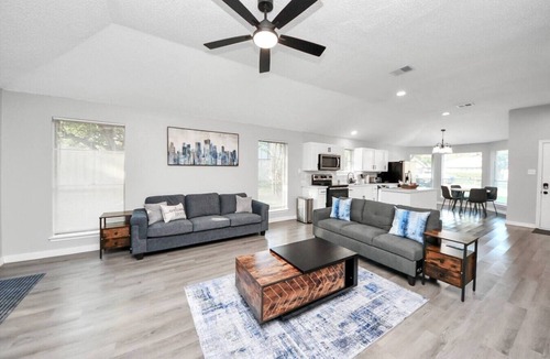 Pecan Grove House | Spacious 3-Bed Single-Story in Pecan Grove, Richmond, TX.