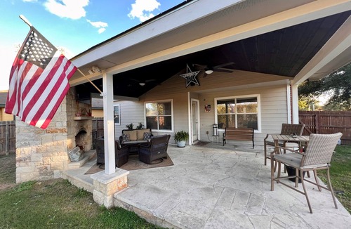 New Braunfels House | Spacious 3 Bedroom Home in quiet neighborhood