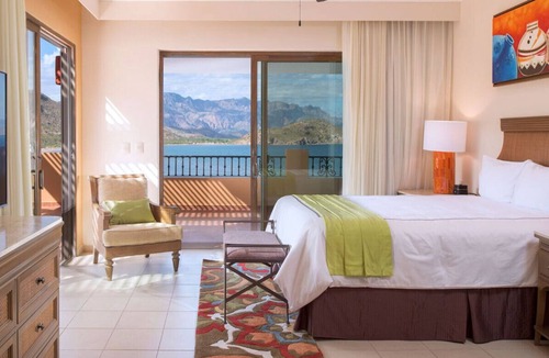 Loreto Hotel | Spacious 3-bedroom hotel suites with WiFi, AC in gorgeous La Danzante