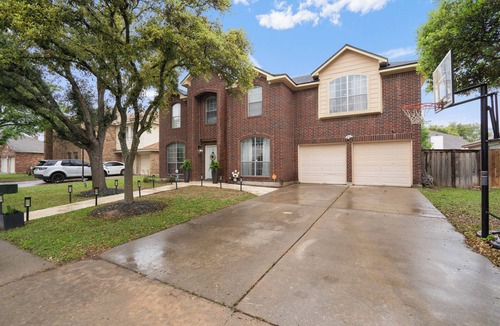 Springbrook House | Spacious 4-bedroom house in charming Round Rock with WiFi, AC