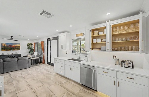 South Scottsdale House | Spacious 4-bedroom house in adorable Scottsdale with AC