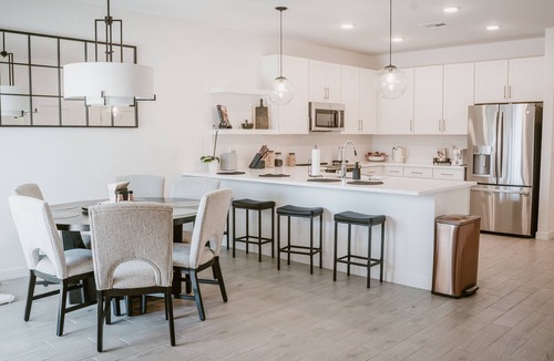 Glendale House | Spacious 4-bedroom house in Glendale