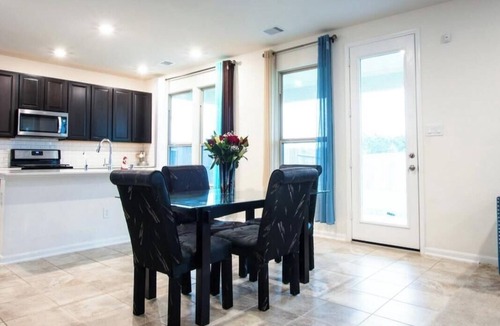 Clodine House | Spacious 4-bedroom house in tranquil Richmond with AC