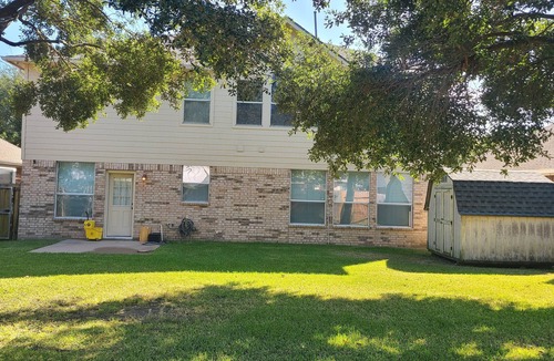 Barker House | Spacious 4-bedroom house in nice Houston area, game room and a studio