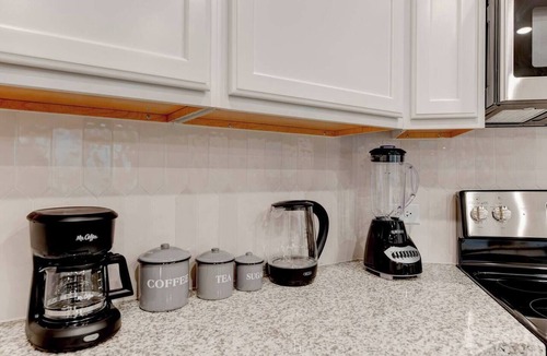 Temple Apartment | Spacious 4 Bedroom House in Temple with 5 Beds