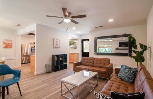 Cedar Park House | Spacious 4 Bedroom with Huge Backyard & Workspaces