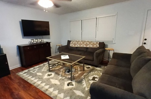 Piney House | Spacious 4-bedroom house in peaceful Hot Springs with AC