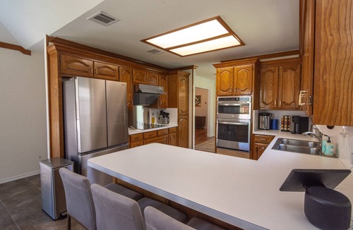 Keller House | Spacious 4BR w/Pool, Ping Pong & Hoops | Sleeps 8 | ~30 Min to AT&T Stadium World Cup